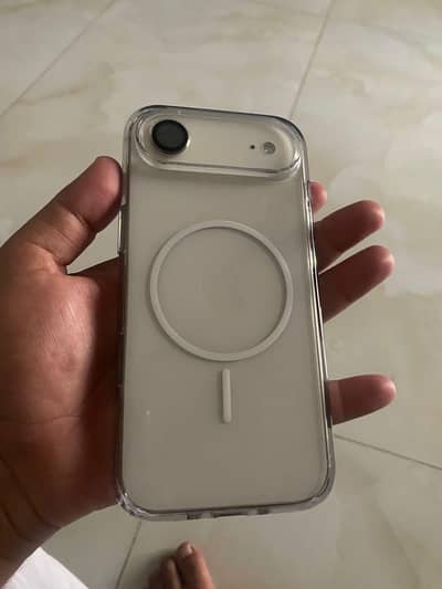 Apple iPhone 17 air almost new 1 month used 10/10 condition