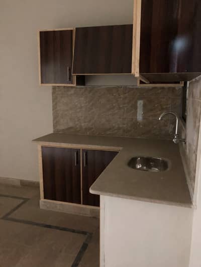 1 Bed Lounge Available For Rent