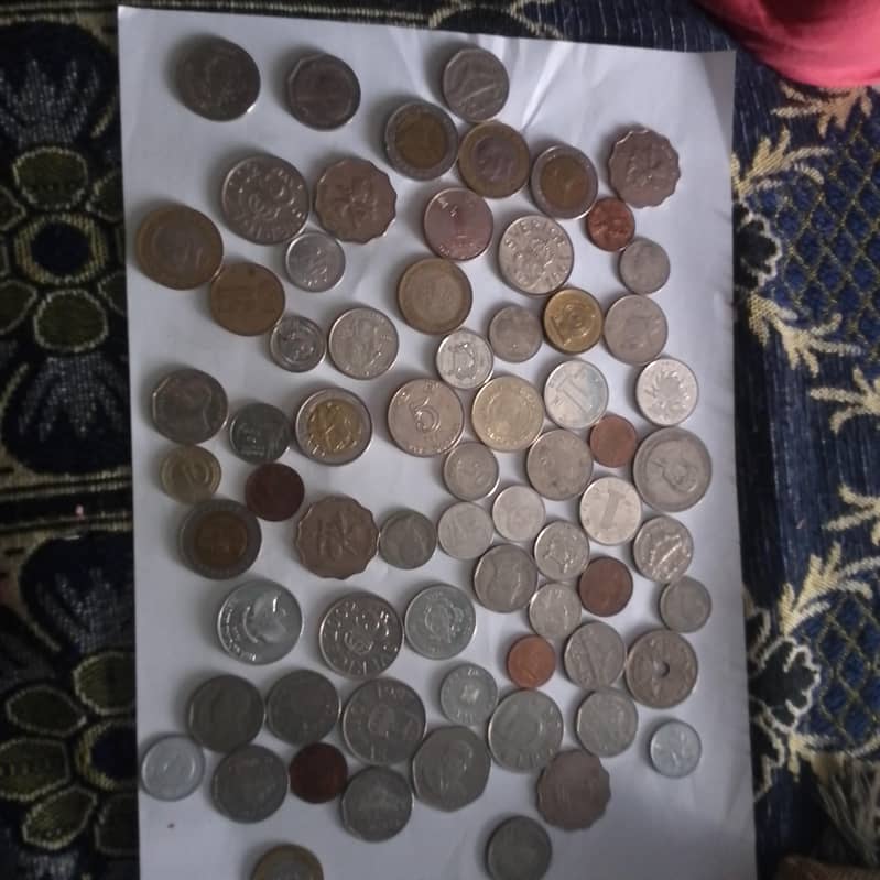 ایک سیکے کی قیمت 200روپے ہیں آپ کو جو سیکا چاہیے وہ مل جائے گا 2