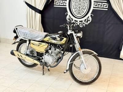 2026 model 125 gold edition only 570 km driven