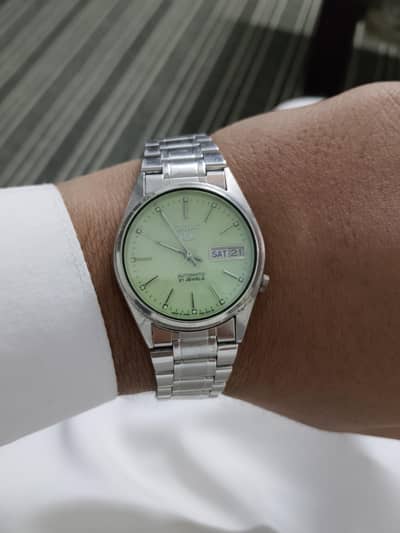 original watch 100percent  garenty