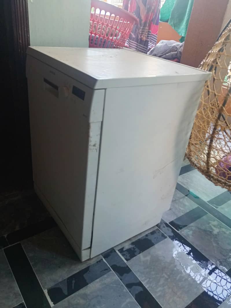 Dishwasher Cleaner Automatic machine 1
