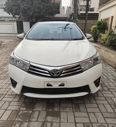 First Owner, 2 piece minor touching. Guranteed Genuine Mileage.