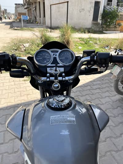 Cb 150f 2023 model 14000 driven