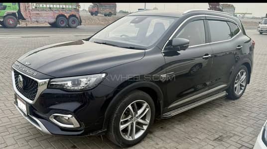 MG HS Trophy Black & Red