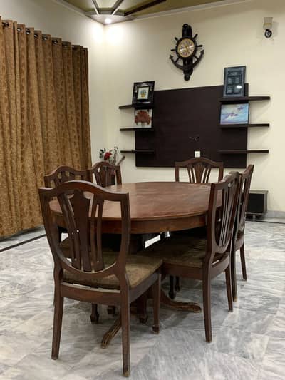 Dining table for sale