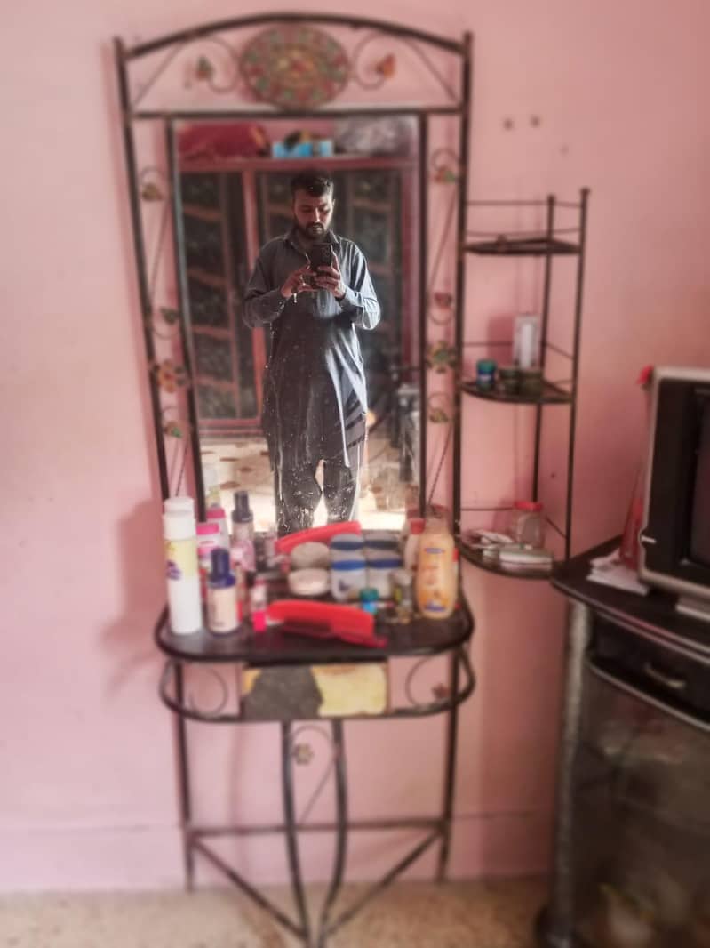 dressing table 0