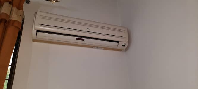 HAIER 1.5 TON GENUVINE  CONDITION  NO REPAIR HOME USED