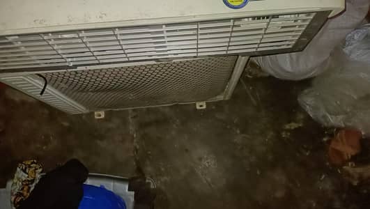 Kenwood ac everything all good inverter 1.5 tan