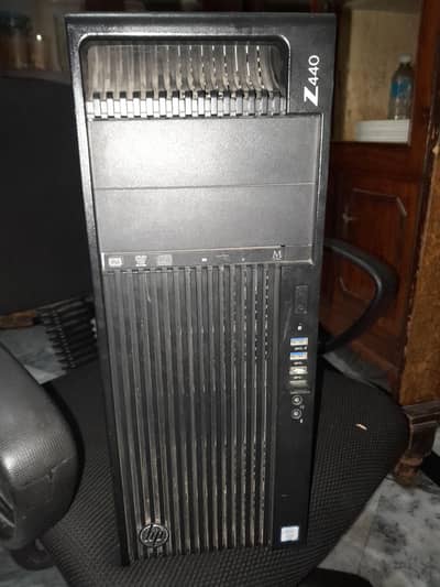 HP Z440. Gaming and Editing Machine.