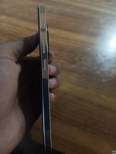 realme 12 + 5G/120hz amoled display/sony lyt-600 ols camera/brand new