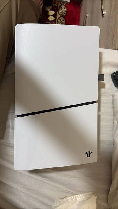 PS5 SLIM WITH 2 CONTROLLERS & HEADPHONE