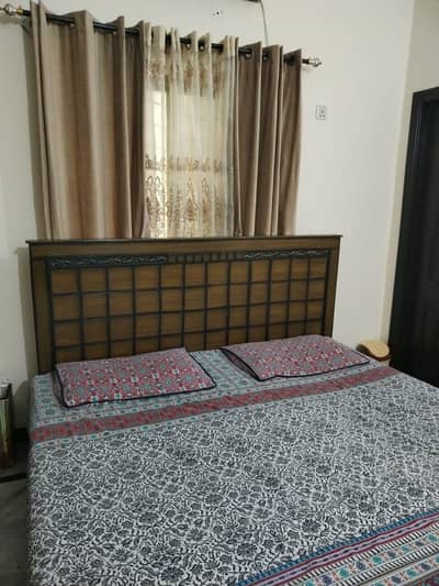 Good condition bed with mattress/Dressing