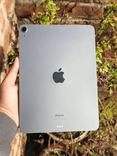 iPad Air 5 M1 Chip Beast Device 64GB With Premium Cover No Open Repair