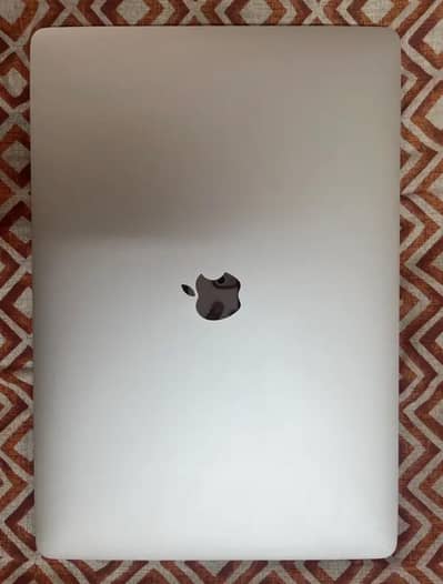 MacBook Pro 2017, 15 inch, 16/500 GB