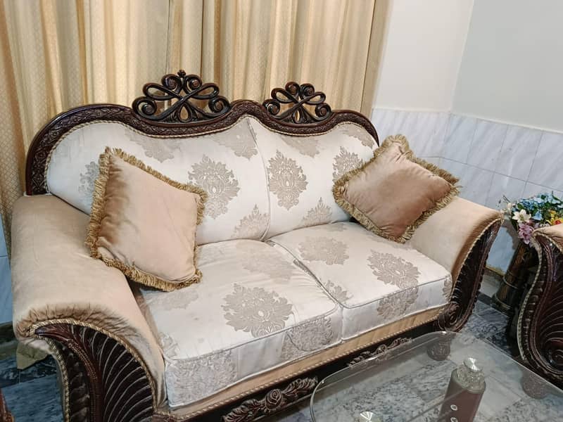 Sofa Set With Table 8