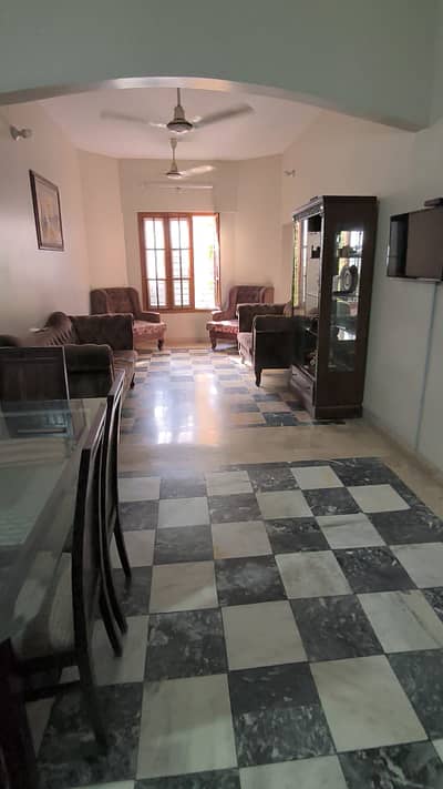 300 Yards, Total 8 Rooms, 1st Floor Portion, Pure West Open, 3 Sided Corner, Ideal For Every One in Block J North Nazimabad.