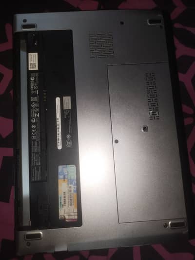 Latitude 3330, 4 gb ram , 256 internal memory