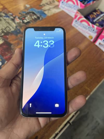 Iphone xs non pta ha 256 gb total ok panal chnge ha Gx laga huwa ha