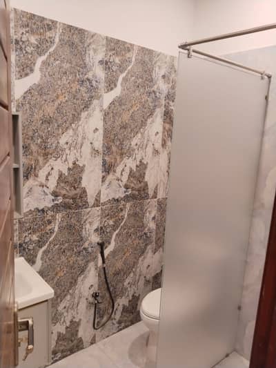 4 Bed DD Second Floor With Roof Portion For sale in Gulshan-e-Iqbal Block 5