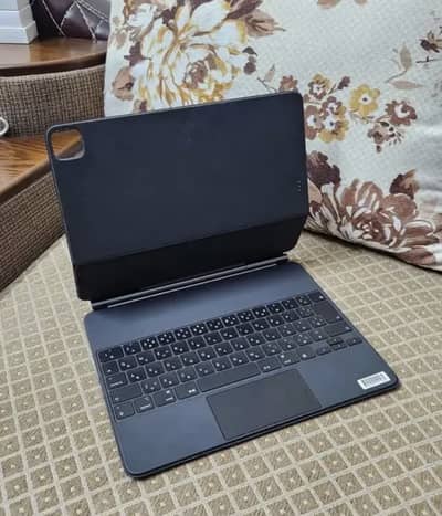 Apple Magic Keyboard 11 inches working with ipad pro & air