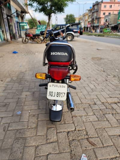 Honda cd 70 red colour