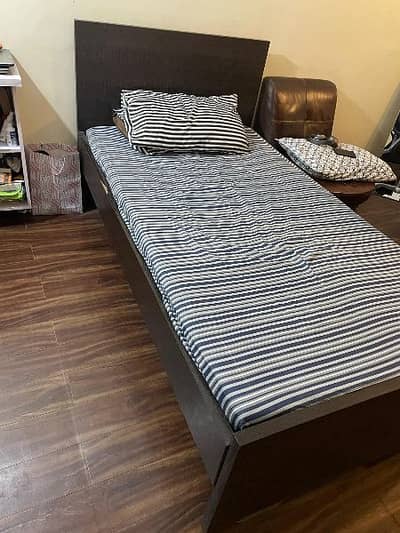 single bed frame without mattress
