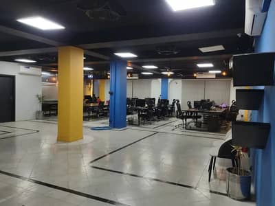 Gulberg main boulevard corner 1600 sqft office furnished and non furnished available for rent