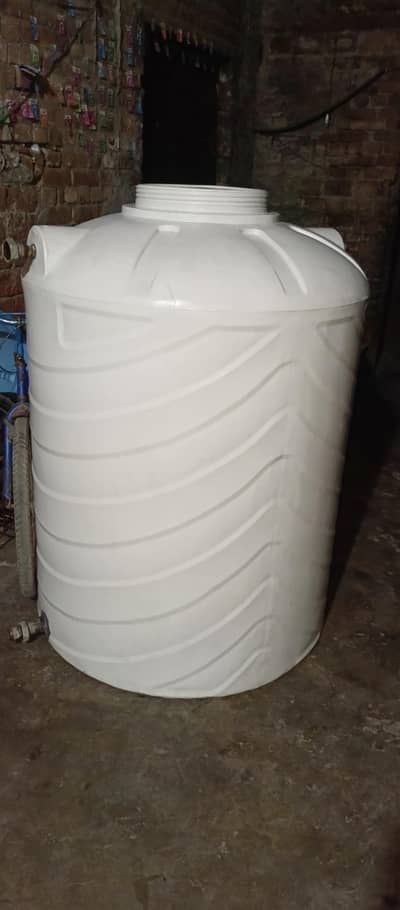 1000 galan 2500 litar only one 15 manth used good condition