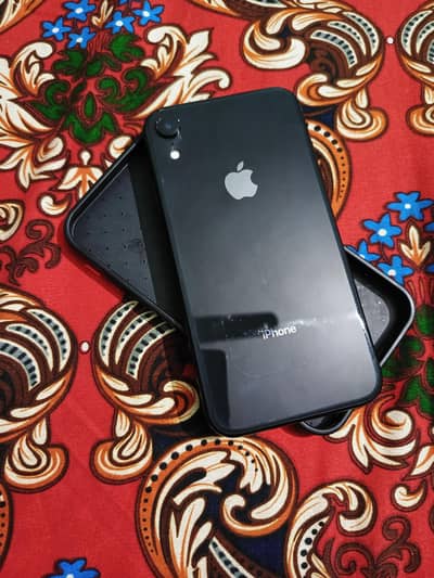 I phone xr 64 GB