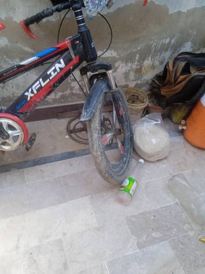 bilkul sahi chal rahi hai disc break hai agale pichhle donon