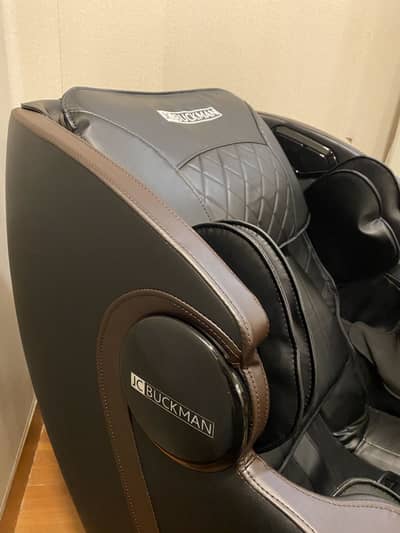 Brand New JC Buckman IndulgeUs Massaging Chair
