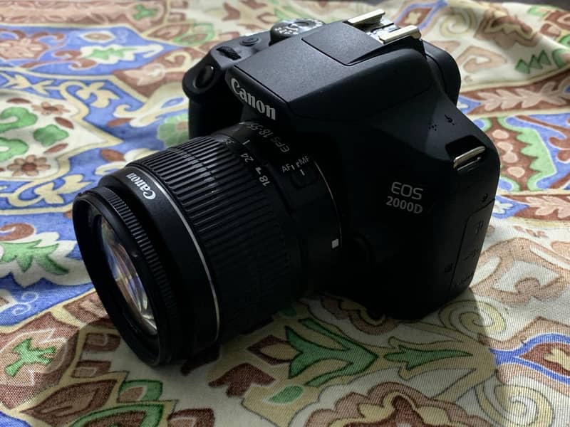 EOS 2000D 0