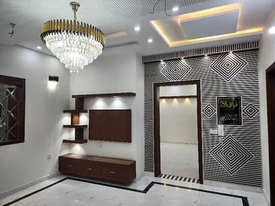 5 Marla Ultra-Modern Luxury Brand New Double Storey House for Rent