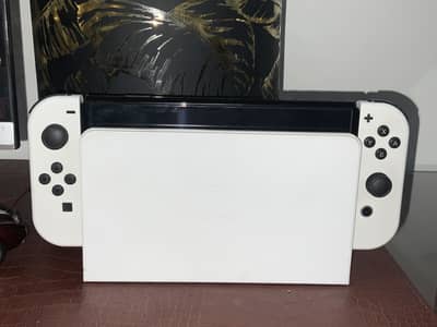 WHITE EDITION Nintendo Switch oled with box and all accessories