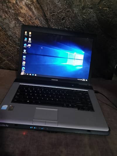 Rugged build for students and office work.