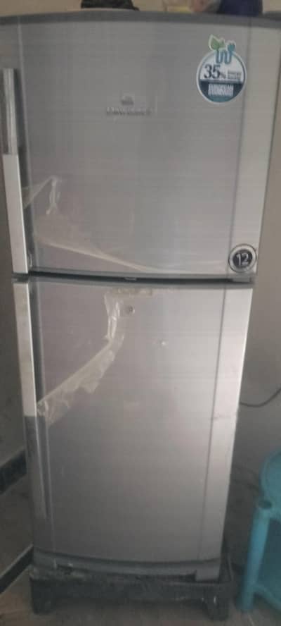 dawlance fridge used but good condition contact 03334067152