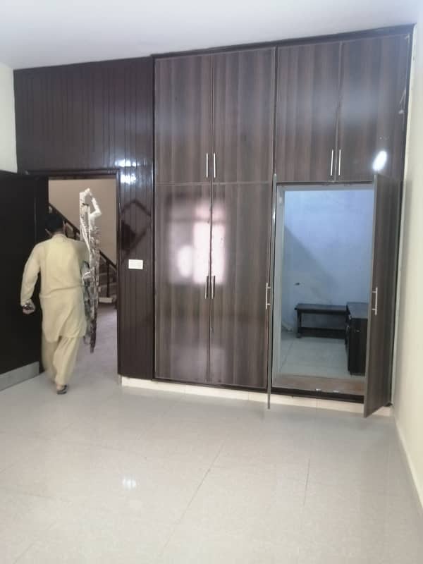 10 marla upper portion 12