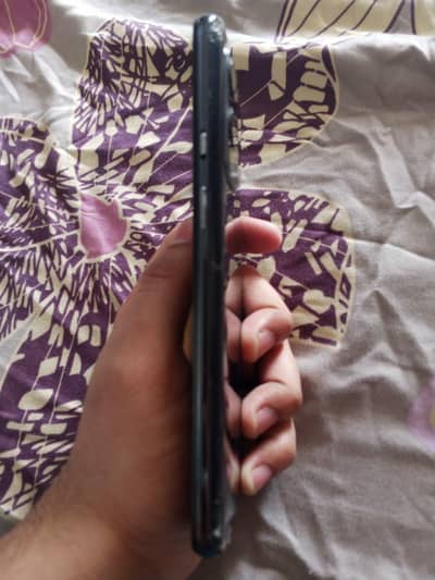 one plus 9 pta approved just one line and back crack baki sb okay hai