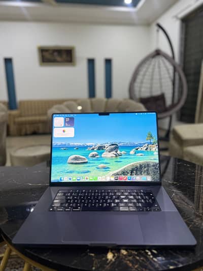 Apple MacBook Pro M2