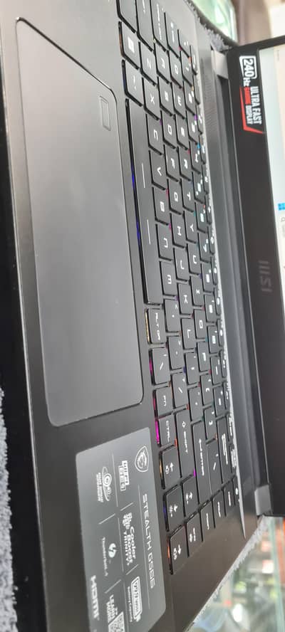 MSI STEALTH GS66 12UGS  i7-12700H Intel Core i7-12700H