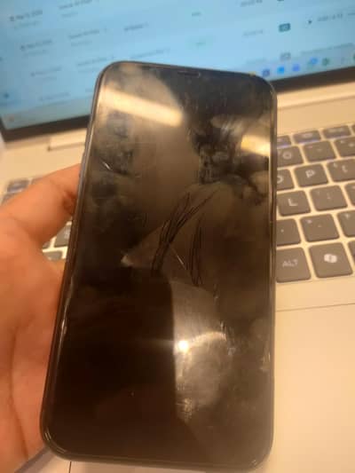 iphone 11 Factory unlock, Good in condition not a single fault in it.