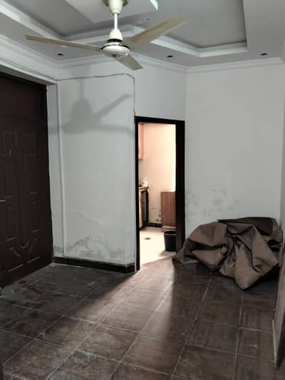 Two bedrooms unfurnished flat available for rent in E11 2