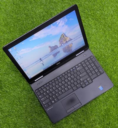 Dell 5540 - i5 - 4th Generation 4GB RAM 140 GB SSD Laptop