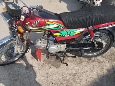 HONDA CD70cc.  very good condition