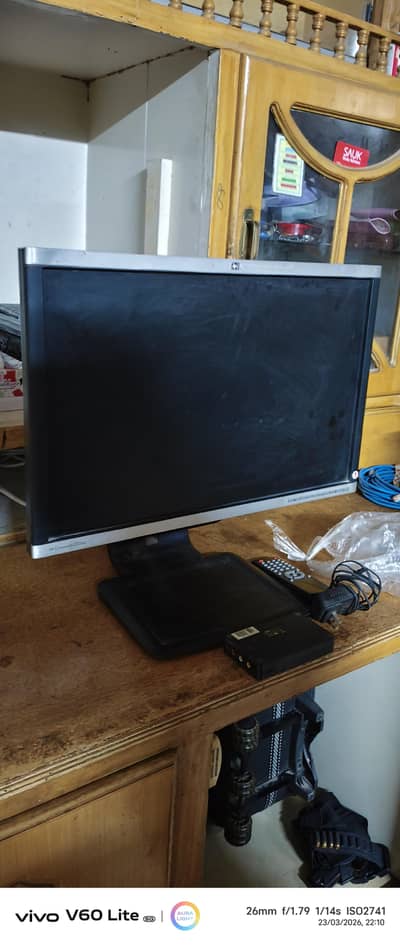 Hp 23 inch LCD with TV card and remote