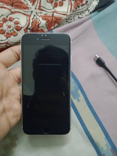 iPhone SE 2020 factory unlock