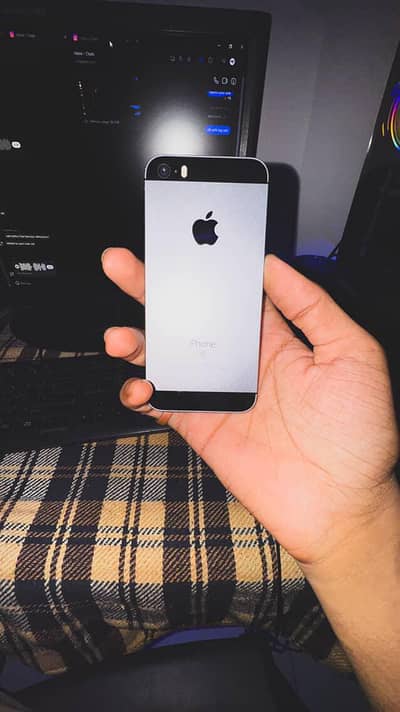 Apple iphone Available all models pta non pta