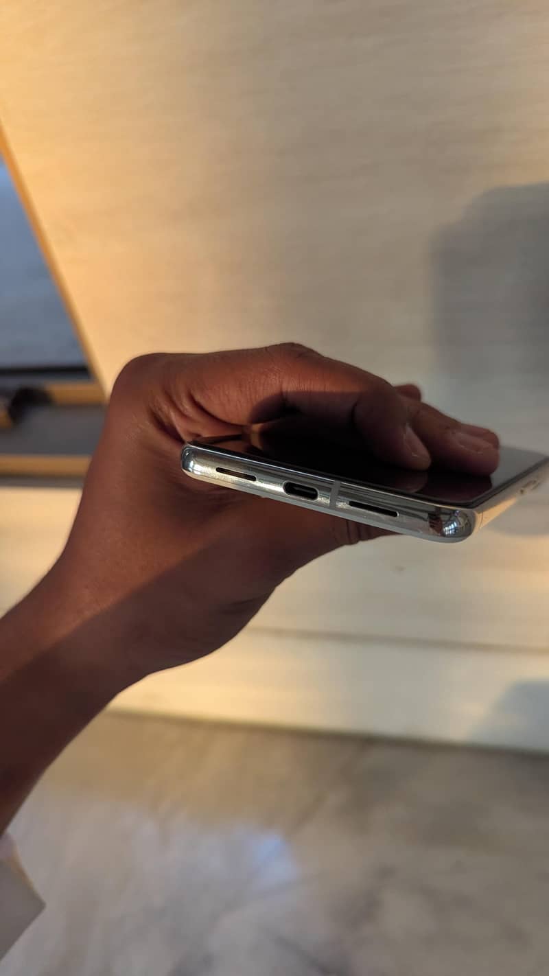 Google Pixel 8 pro 4