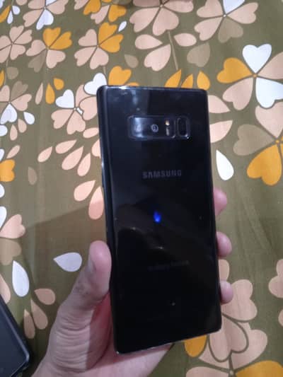 urgent sale Samsung note 8